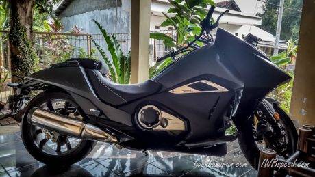 Honda NM4 Vultus