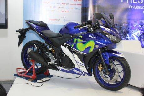 YZF-R25 Movistar Yamaha MotoGP Livery-